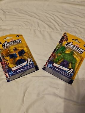 Marvel Avengers Thanos (Purple, Gold) & Hulk (Green, Purple) Action Figures